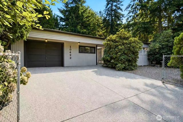 10422 165th PL NE, Redmond, WA 98052