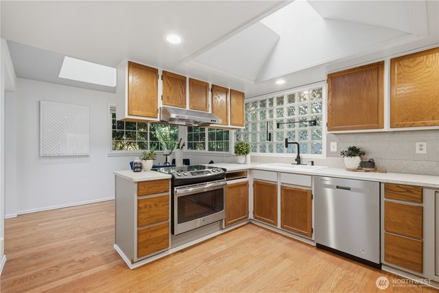 10422 165th PL NE, Redmond, WA 98052