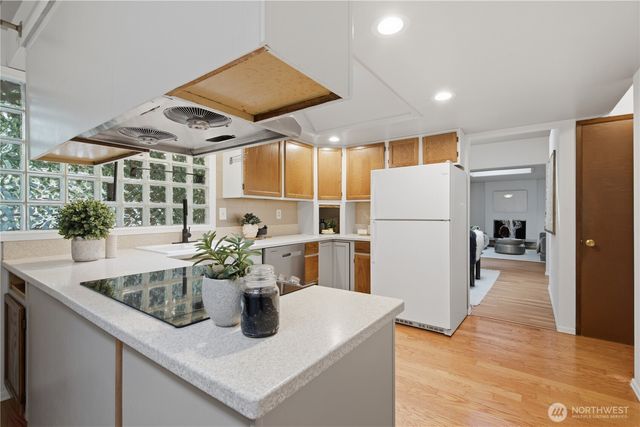10422 165th PL NE, Redmond, WA 98052