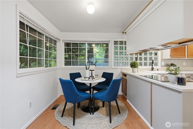 10422 165th PL NE, Redmond, WA 98052