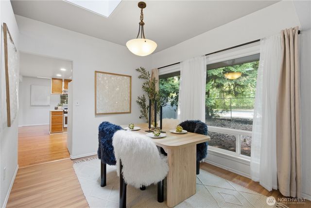 10422 165th PL NE, Redmond, WA 98052