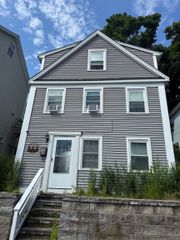 72 School Street, Norwich, CT 06360