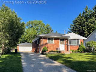 2609 Maplewood Avenue, Royal Oak, MI 48073