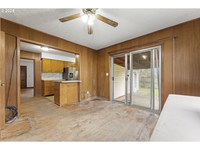 5710 N HOUGHTON St, Portland, OR 97203