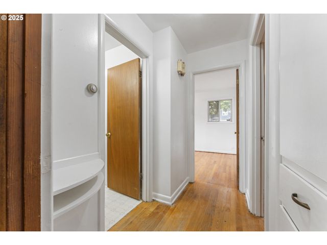 5710 N HOUGHTON St, Portland, OR 97203