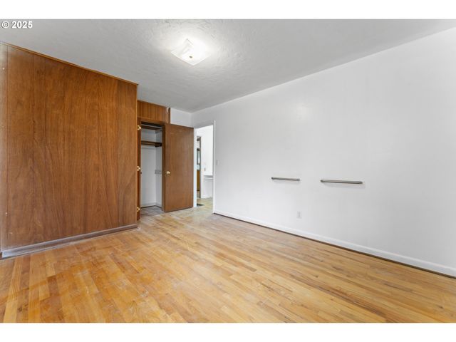 5710 N HOUGHTON St, Portland, OR 97203