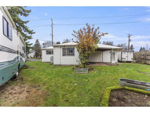 5710 N HOUGHTON St, Portland, OR 97203