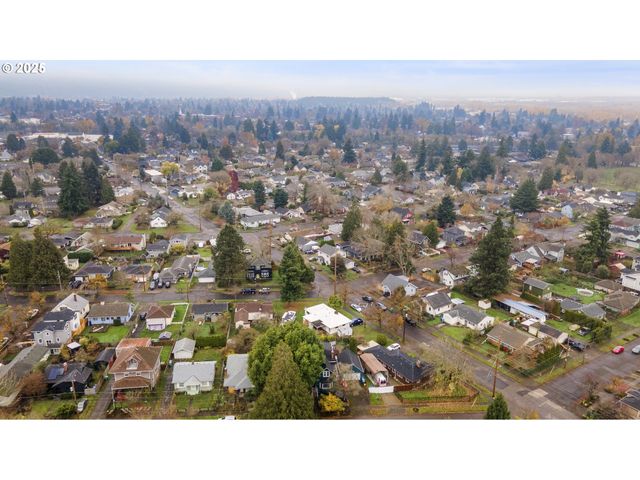 5710 N HOUGHTON St, Portland, OR 97203