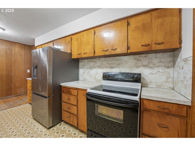 5710 N HOUGHTON St, Portland, OR 97203