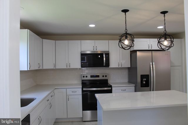 412 ROBERTA AVE, Darby, PA 19023