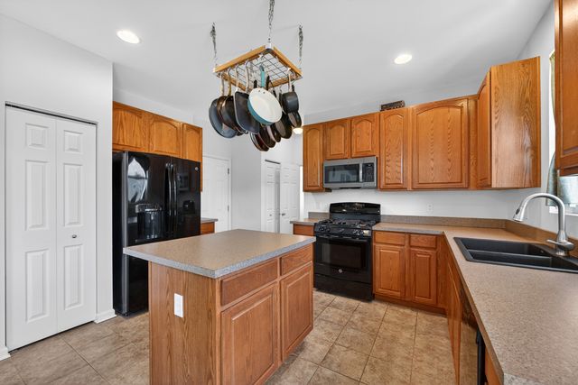 1541 Bristol Drive, Hampshire, IL 60140