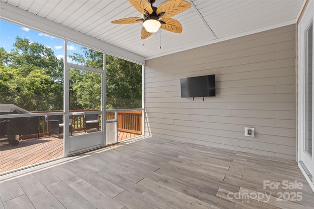 18568 Mainsail Court, Lancaster, SC 29720