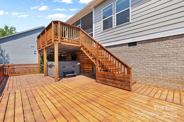 18568 Mainsail Court, Lancaster, SC 29720