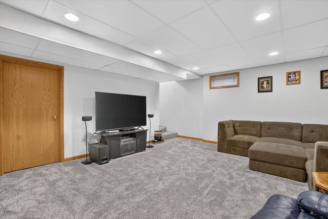 3409 Kingsbridge Drive, Janesville, WI 53546