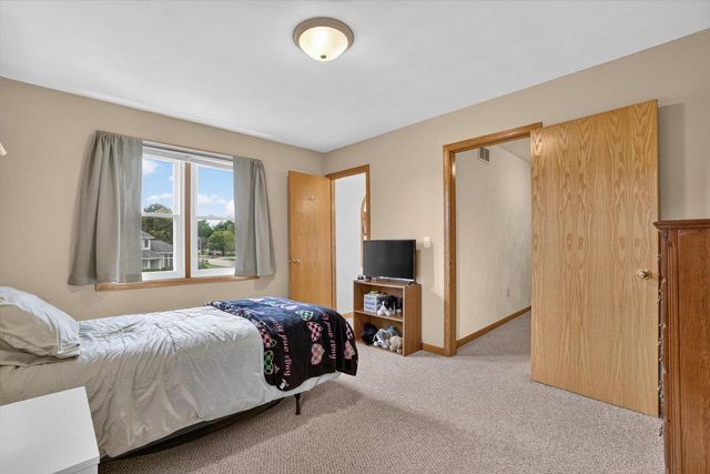 3409 Kingsbridge Drive, Janesville, WI 53546