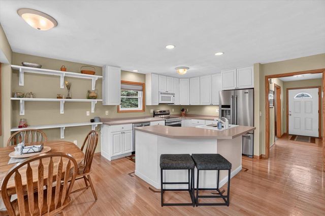 3409 Kingsbridge Drive, Janesville, WI 53546