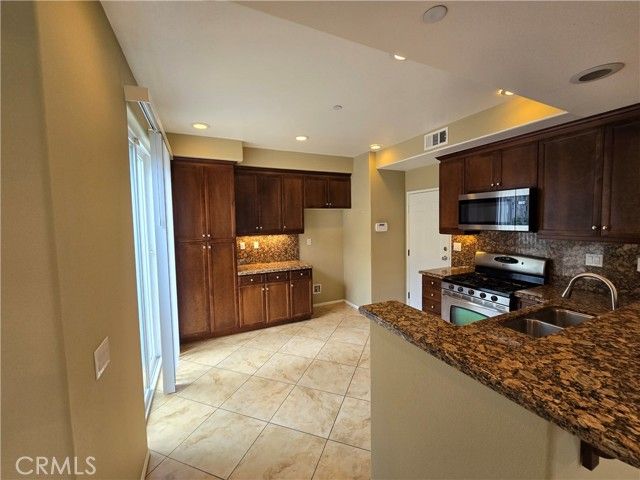 15247 Cambridge, Tustin, CA 92782