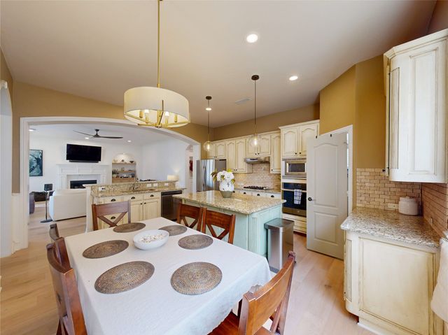 1831 Auburn Drive, Carrollton, TX 75007