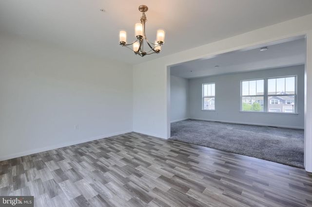 8 SOUTHSIDE DR, Willow Street, PA 17584
