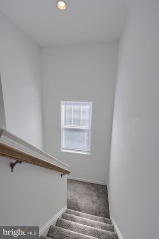 8 SOUTHSIDE DR, Willow Street, PA 17584