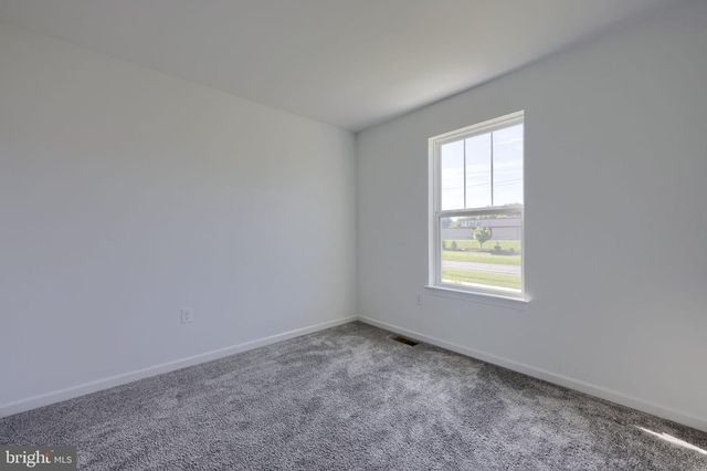 8 SOUTHSIDE DR, Willow Street, PA 17584