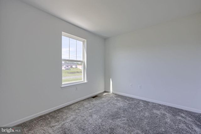 8 SOUTHSIDE DR, Willow Street, PA 17584