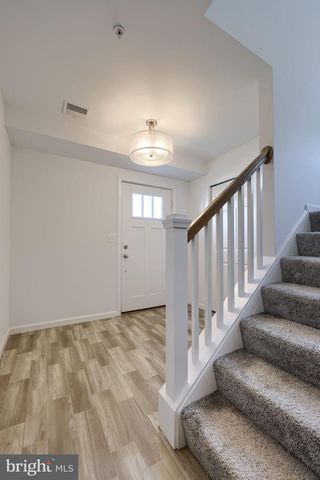 8 SOUTHSIDE DR, Willow Street, PA 17584