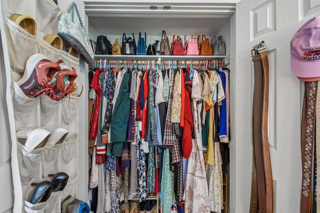 406 Live Oak ST, Smithville, TX 78957
