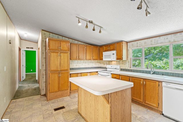 155 Shanel Drive, Woodruff, SC 29388