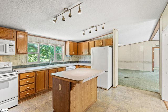 155 Shanel Drive, Woodruff, SC 29388