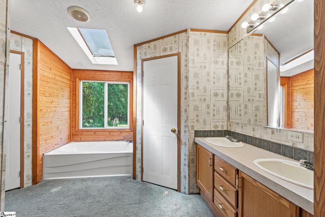 155 Shanel Drive, Woodruff, SC 29388