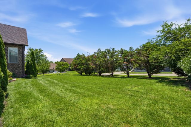 119 Millers Pt, Gallatin, TN 37066