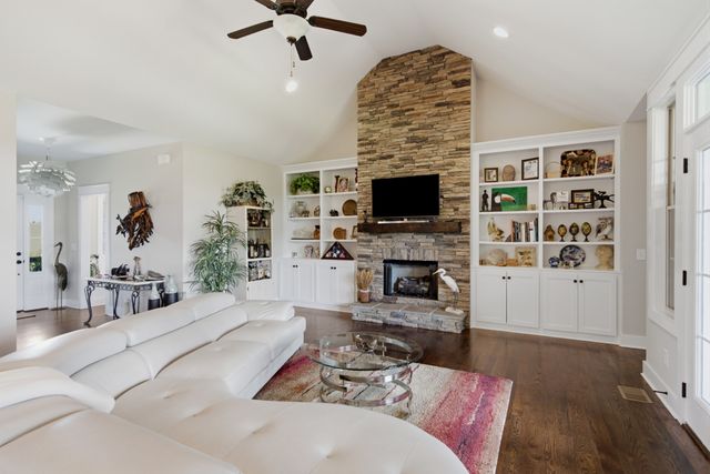 119 Millers Pt, Gallatin, TN 37066