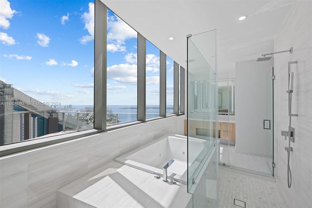 851 NE 1st Avenue PH 5700, Miami, FL 33132