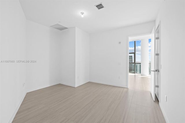 851 NE 1st Avenue PH 5700, Miami, FL 33132