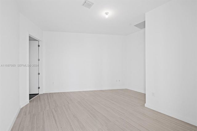 851 NE 1st Avenue PH 5700, Miami, FL 33132