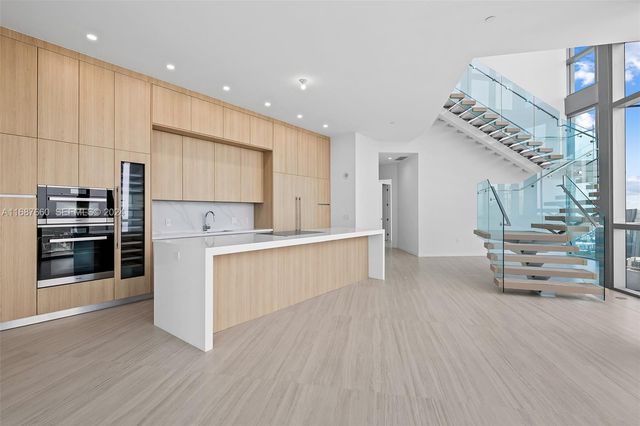 851 NE 1st Avenue PH 5700, Miami, FL 33132