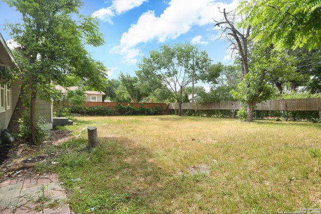 242 Babcock Rd, San Antonio, TX 78201
