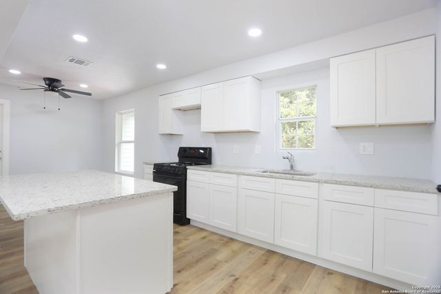 242 Babcock Rd, San Antonio, TX 78201