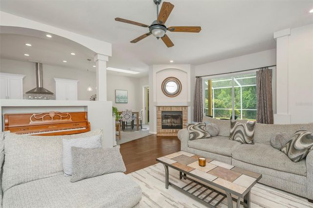 5633 GLENCREST BOULEVARD, Tampa, FL 33625