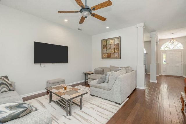 5633 GLENCREST BOULEVARD, Tampa, FL 33625