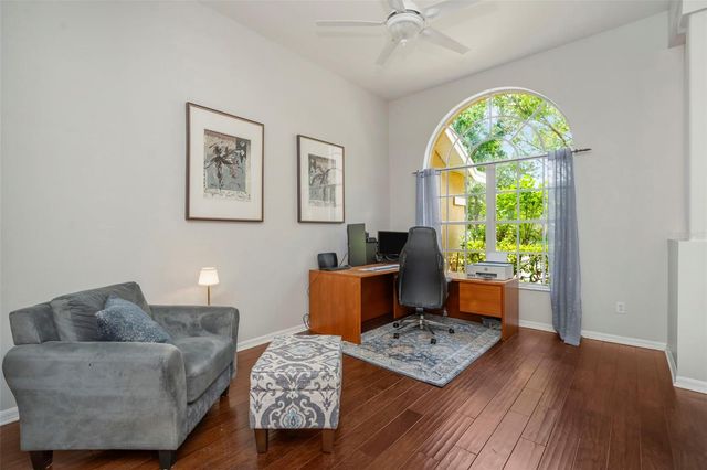 5633 GLENCREST BOULEVARD, Tampa, FL 33625