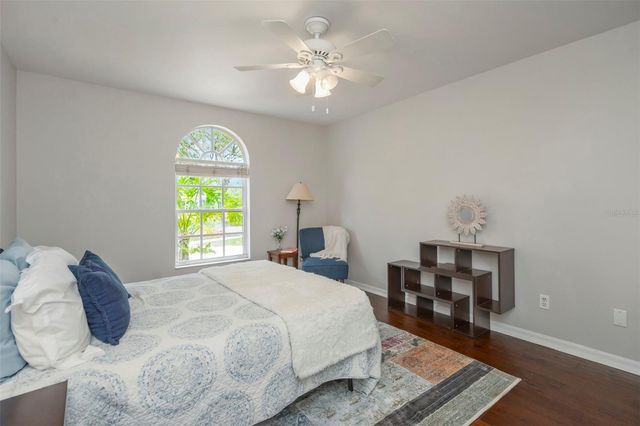 5633 GLENCREST BOULEVARD, Tampa, FL 33625