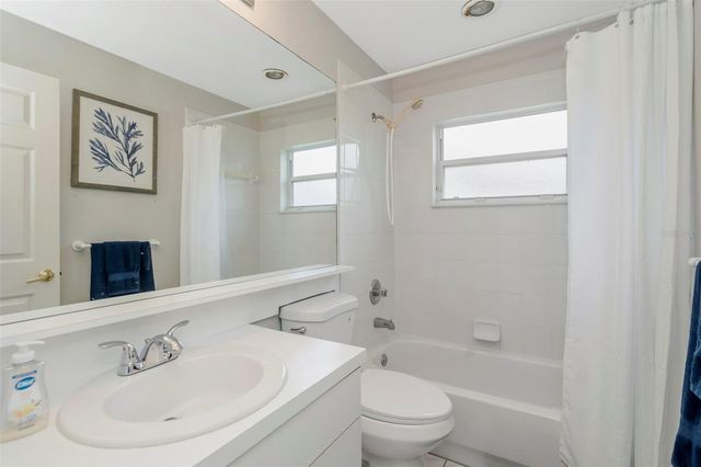5633 GLENCREST BOULEVARD, Tampa, FL 33625