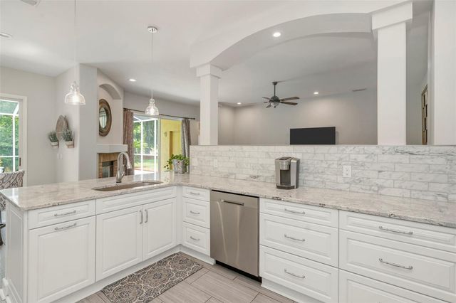 5633 GLENCREST BOULEVARD, Tampa, FL 33625