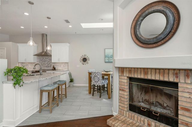 5633 GLENCREST BOULEVARD, Tampa, FL 33625
