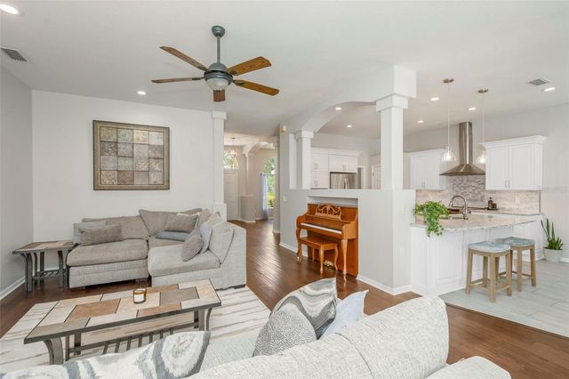 5633 GLENCREST BOULEVARD, Tampa, FL 33625