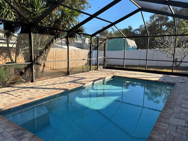 12909 PINEWAY DRIVE, Largo, FL 33773