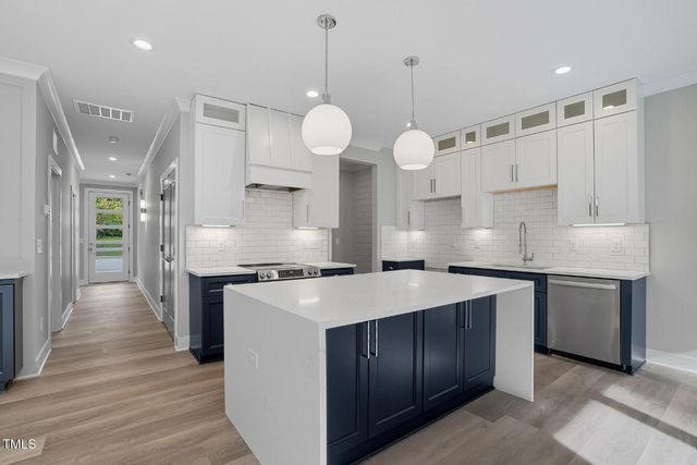 304 N King Charles Road 101, Raleigh, NC 27610