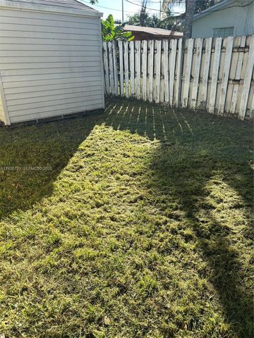 250 NE 41st St 258, Oakland Park, FL 33334